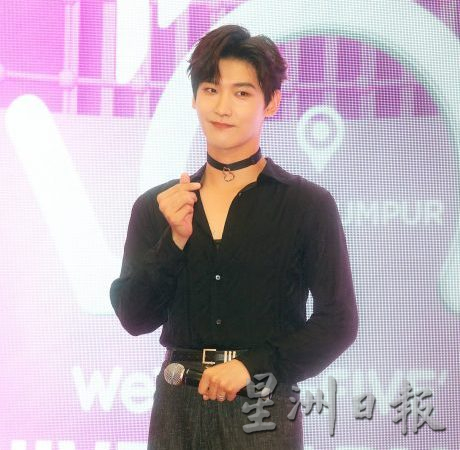 粉丝见面会|上演霸道总裁情节 邢昭林壁咚求婚宠粉