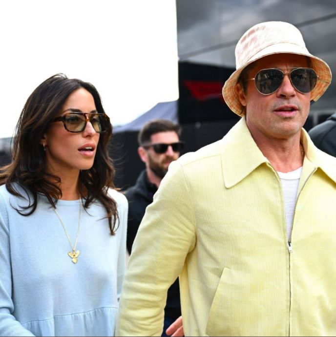 紧牵女友首度同框公开现身 毕彼特官宣恋情