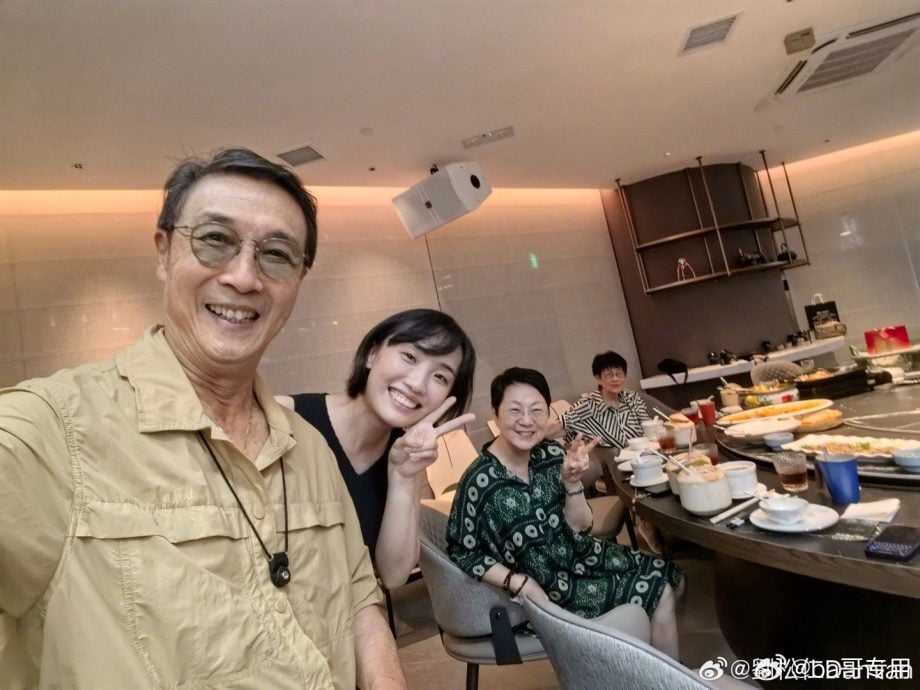 胡歌老婆正面照曝光 颜值评价大逆转