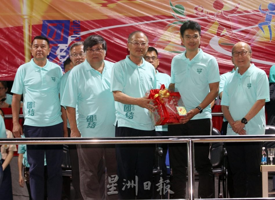 芙中首办别开生面夜间运动会 森二王子莅临开幕