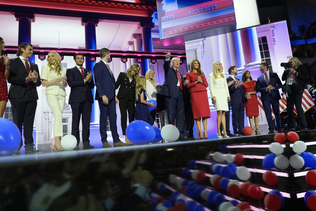 若再当选  特朗普誓结束战争  恢复美国威望 