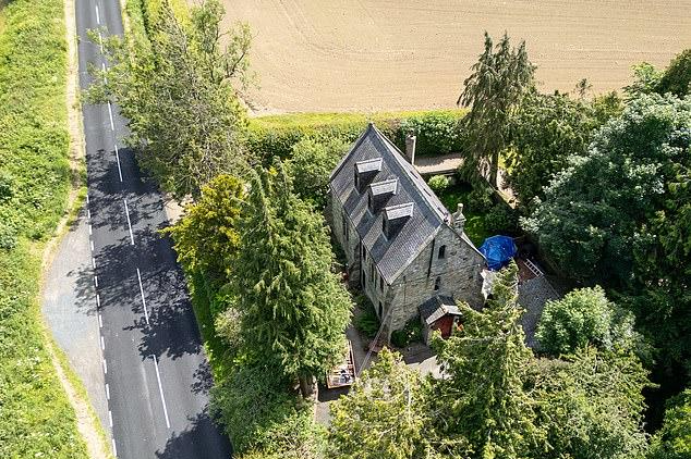 英国一强奸犯中720万英镑彩票头奖,20年后搬至农村 邻居不安