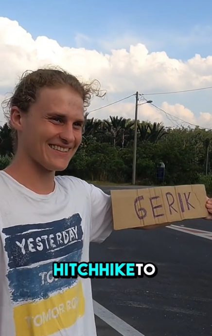 视频|2外国男搭便车“穷游”大马 网民不爽:“别来占便宜!”