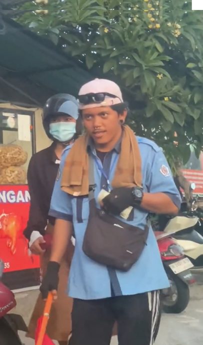 视频|印尼泊车员工撞脸Bruno Mars 网笑:“一个饼印”