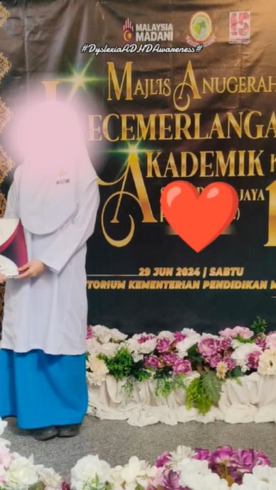 视频|阅读障碍女童获学术卓越奖 母：女儿成功克服障碍