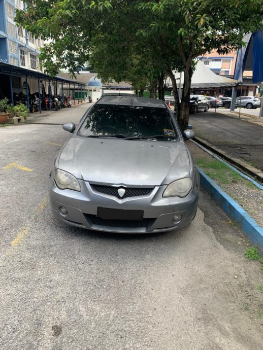 警设路障盘查轿车 揭外劳无照驾匪车