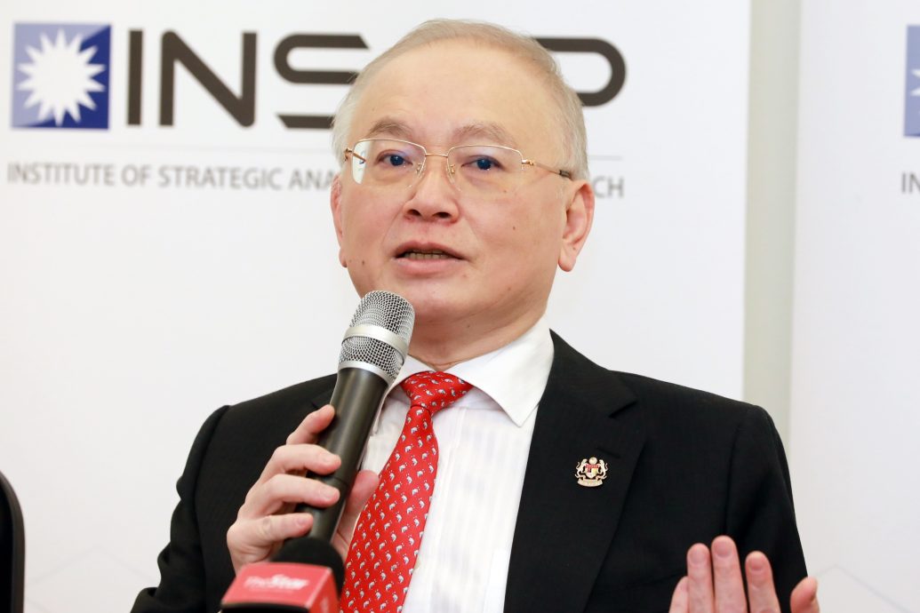 质疑10A生最迟8月入学宣布 魏家祥:将衍生多项问题