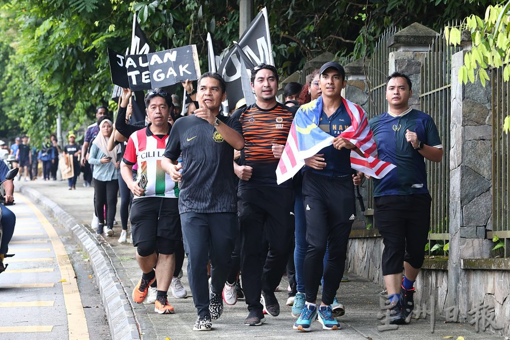 赛沙迪抵达国会大厦外 :麻坡行动筹得约16万令吉