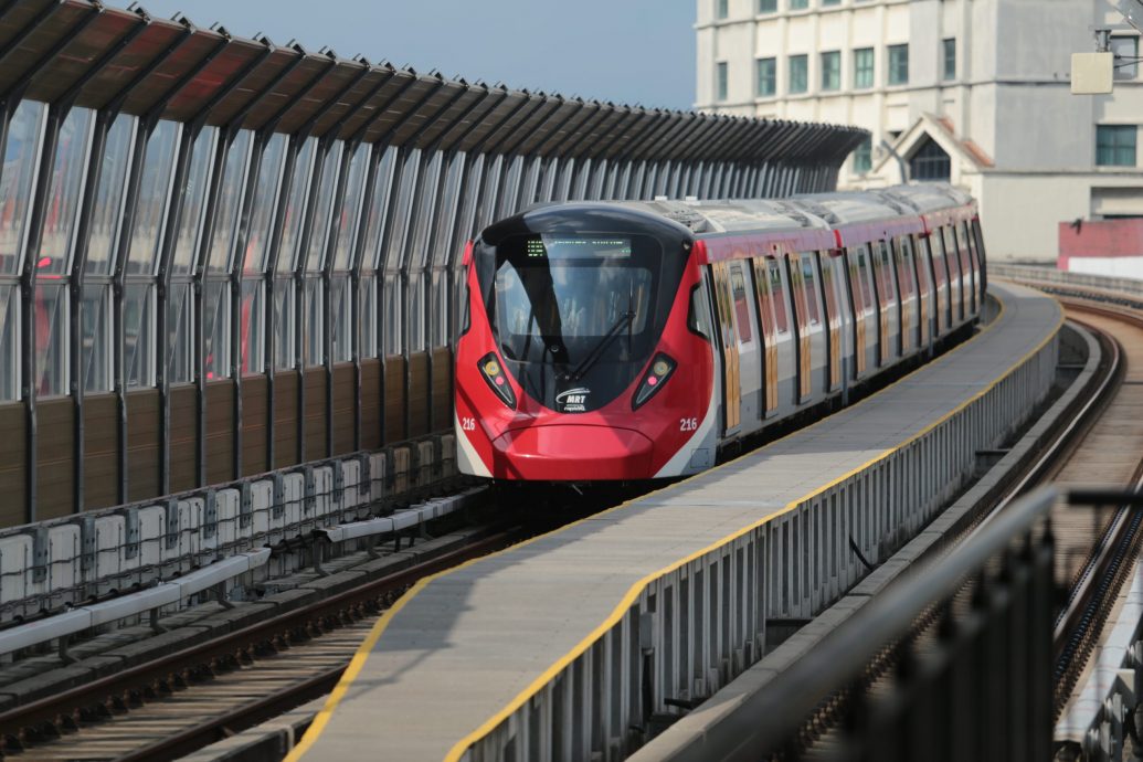 /距原定目标甚远 2 MRT班次乘客量皆不达标