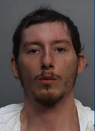 迈阿密机场发生随机攻击 女乘客遭29岁男狂刺多刀差点扔下4楼