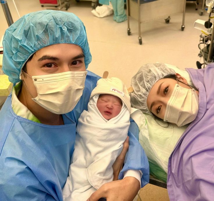 连诗雅诞女喊“神奇”!陈家乐亲剪脐带爆哭