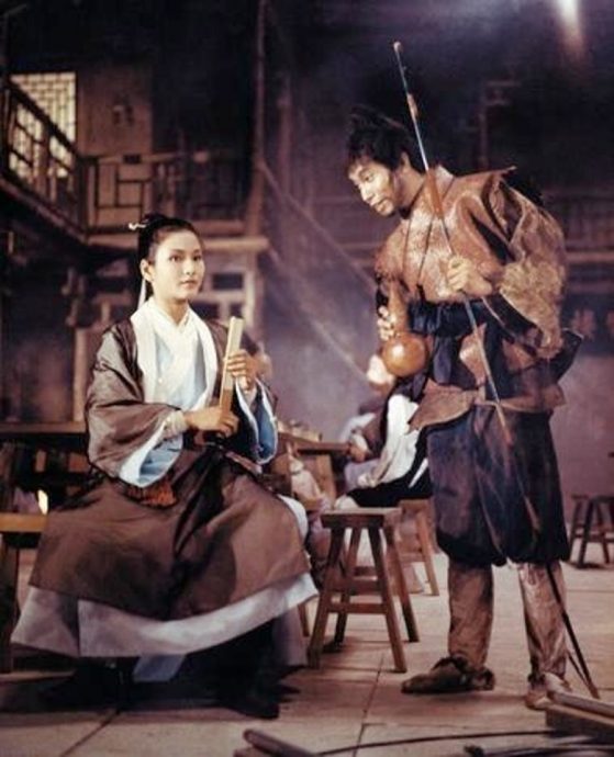 郑佩佩逝世｜陈鸿烈追求撞板 郑佩佩踢爆：他同时追着另一个女生