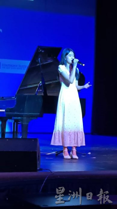 郑铭绚多才多艺歌声美 将亮相狮城亚洲艺术节总决赛