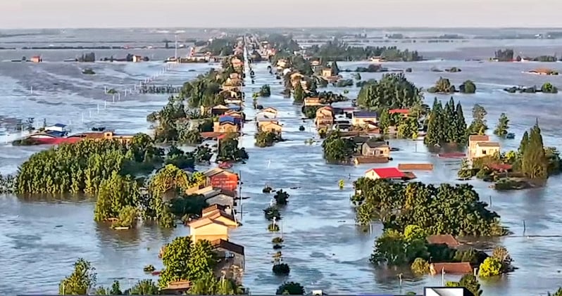 配头数图)聚焦防汛抗洪|湖南华容洞庭湖决堤现场:决口内外水位齐平 正在堵口(3)