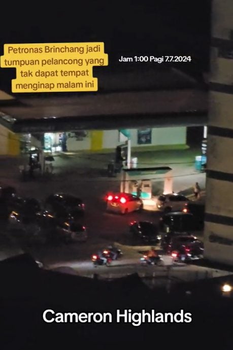 金马仑连假再现游客潮 酒店爆满 游客油站留宿