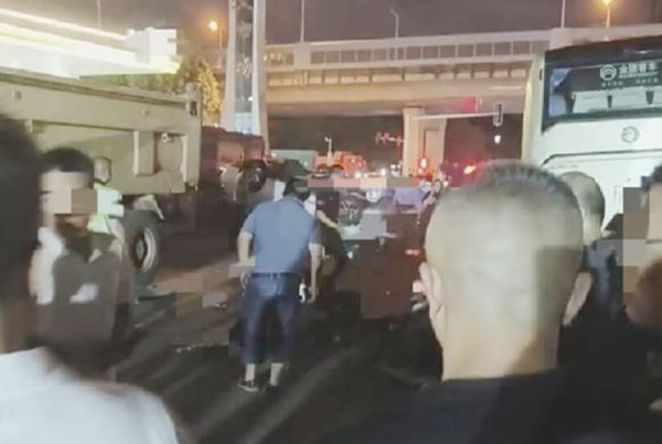 长沙惊传汽车冲撞人群!已造成8死5伤