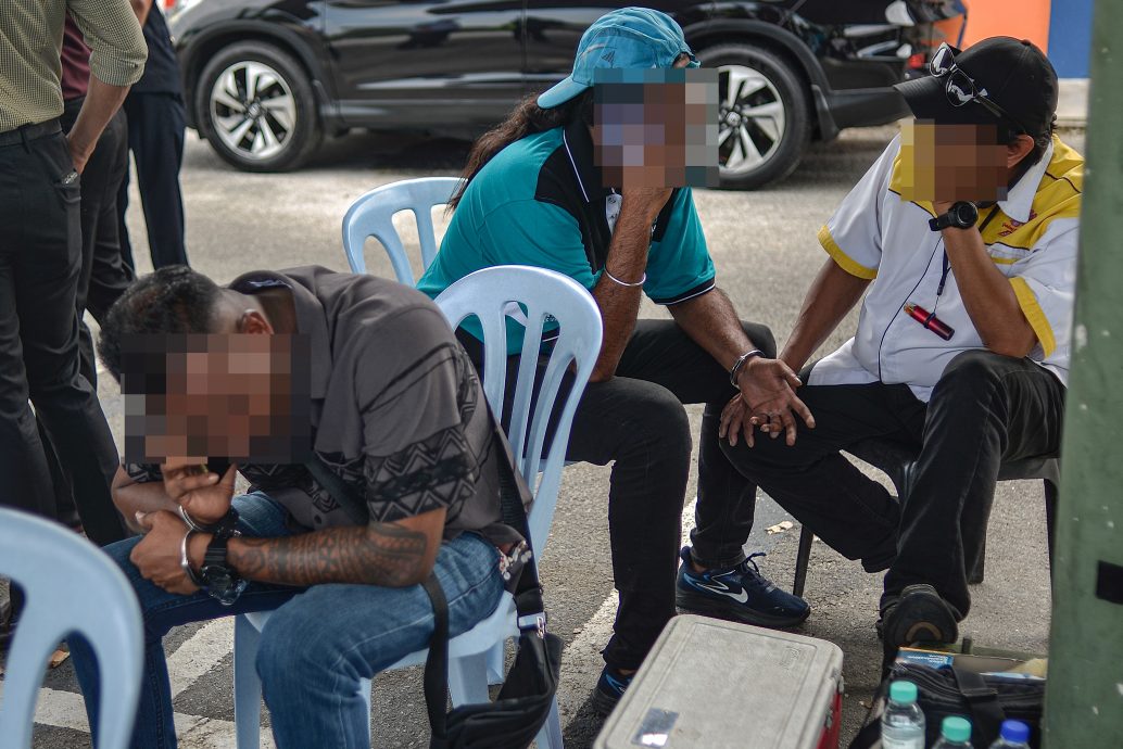 陆交局严查旅巴 3小时逮2无照1吸毒巴士司机