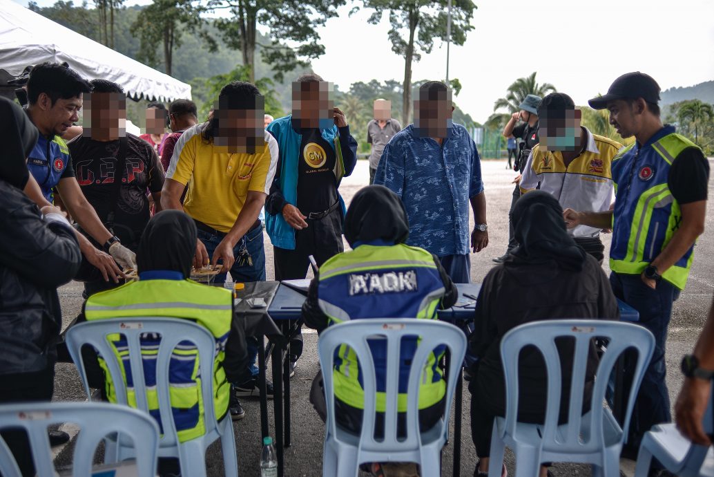 陆交局严查旅巴 3小时逮2无照1吸毒巴士司机