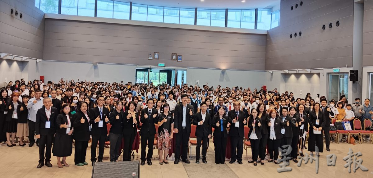 霹/何子扬:10A生进预科班是高教改革一环 探讨整合高教入学制度