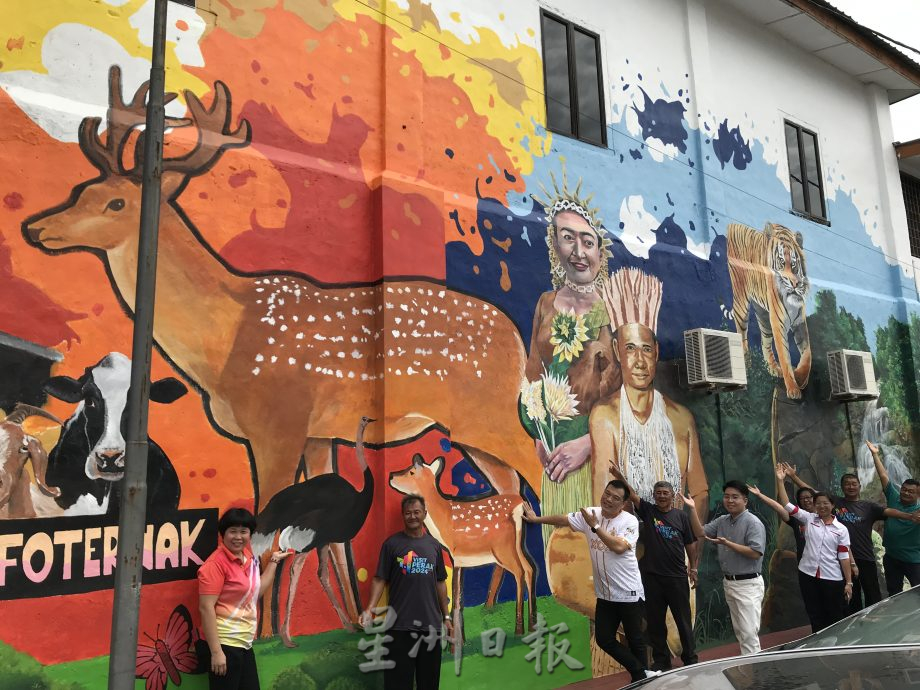 霹:封面主文/霹越来越受到游客青睐,游客人数飞速增长