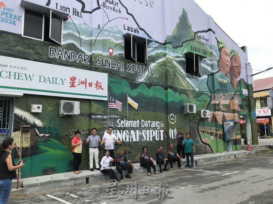 霹:封面主文/霹越来越受到游客青睐,游客人数飞速增长