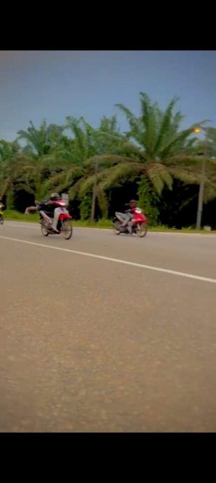 青年骑摩托公路玩命! 打巴警方取缔捕8人