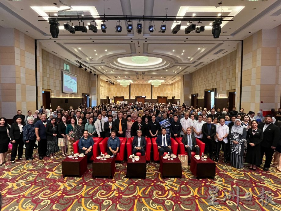 面对批评和贴标签.砂无惧推行英语教育