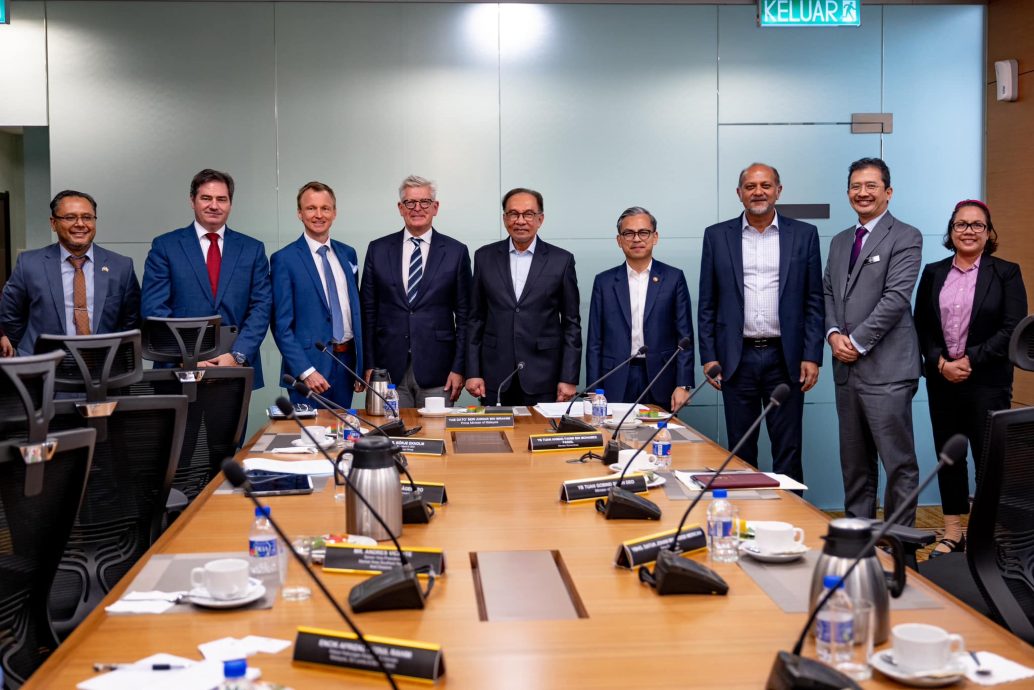 首相安华:与爱立信继续合作