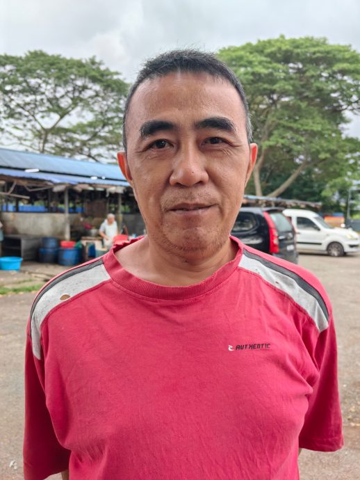 鸡贩留守至最后时刻 华林市宰鸡场明熄灯