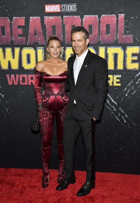 麦当娜现身《死侍与金钢狼》首映 歌迷赖恩雷诺斯圆梦