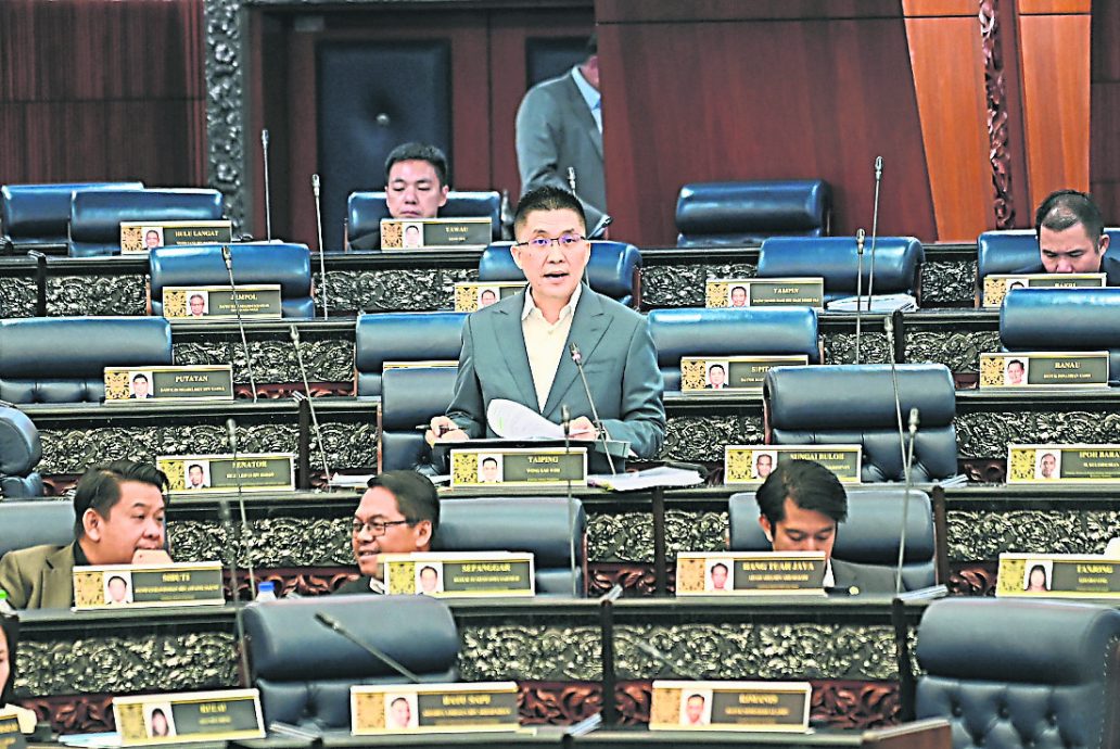 黄家和:鼓励就读加强教育地位 中六生 或享生活津贴