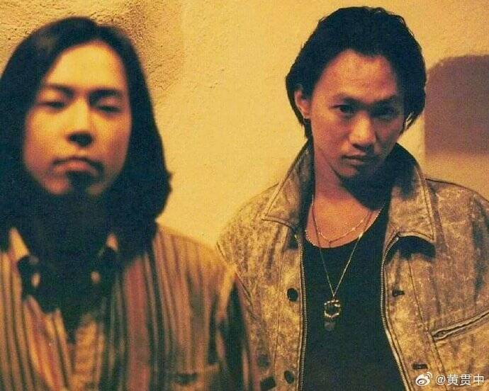 黄家驹逝世31年 ​黄贯中贴合照念故友