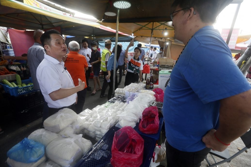 (先给文)大都会/ME03头/-黄瑞林巡访蕉赖11哩新村