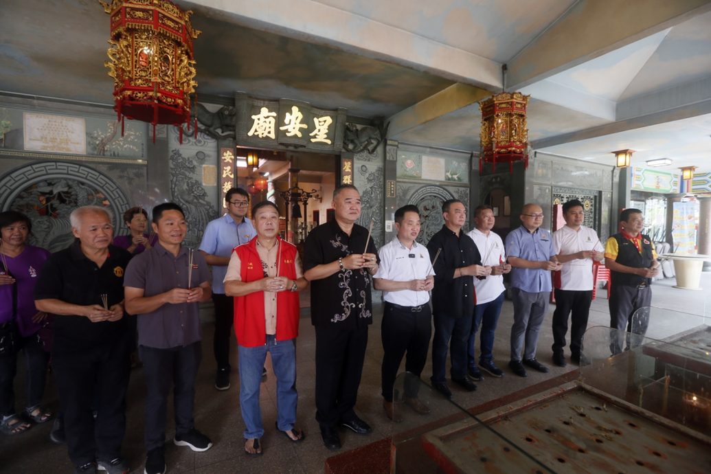 (先给文)大都会/ME03头/-黄瑞林巡访蕉赖11哩新村