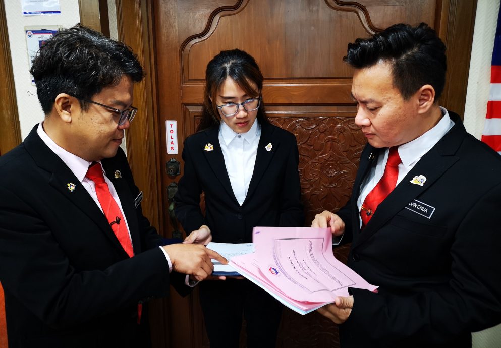 (古城封面主文)市厅将拟定新指南 所有食肆禁止宠物进入