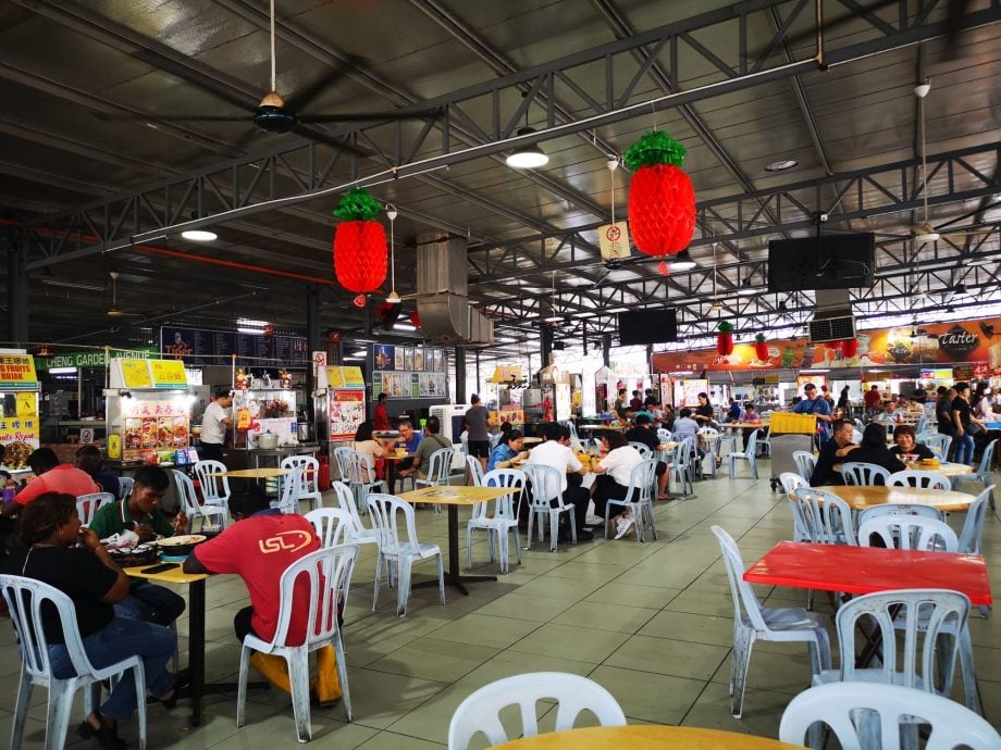 (古城封面主文)市厅将拟定新指南 所有食肆禁止宠物进入