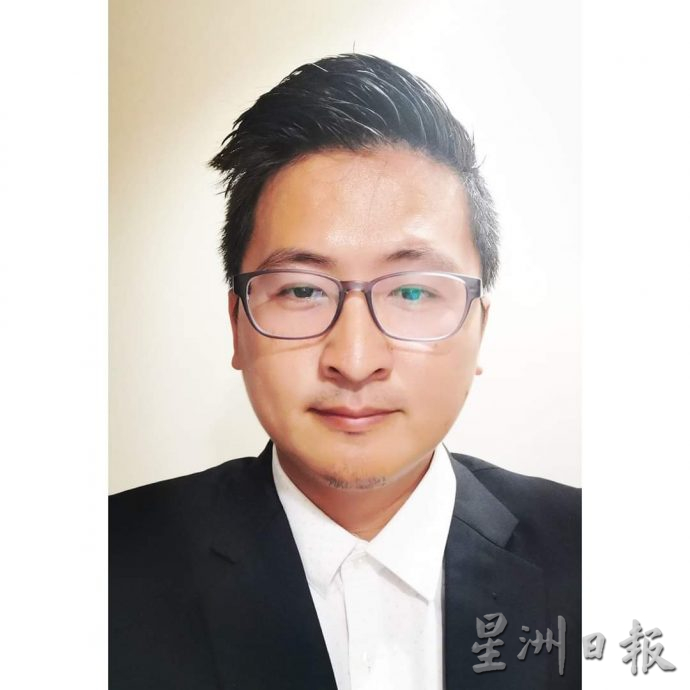 (古城封面主文)新马六甲花园大操场获拨款,设跑道路灯石椅运动器材