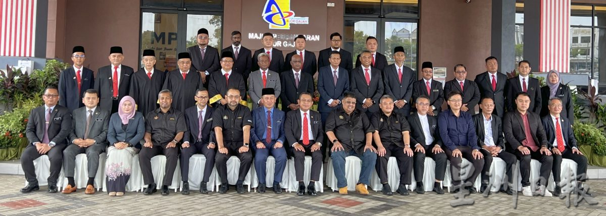 (古城封面副文)希盟市议员宣誓·4行动党1公正党