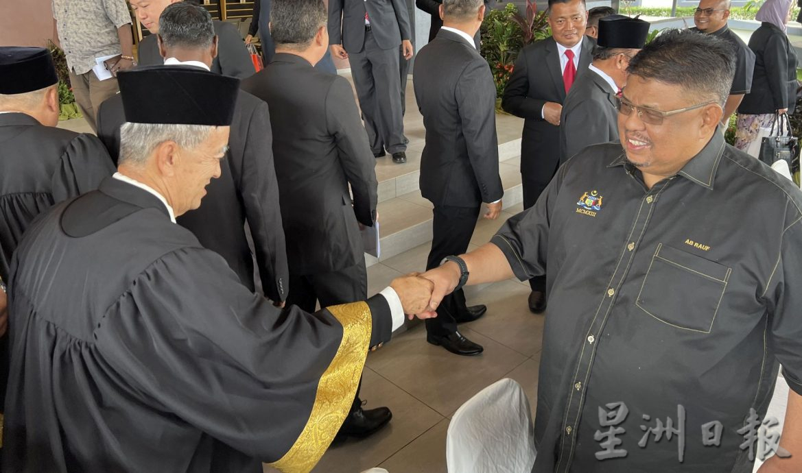 (古城封面副文)希盟市议员宣誓·4行动党1公正党