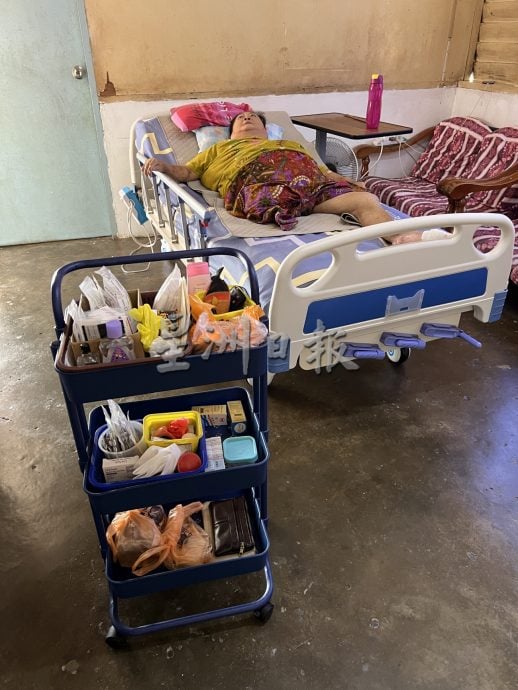 (古城版封面主文) 妇人截肢孩子辞工照顾·盼公众伸出援手