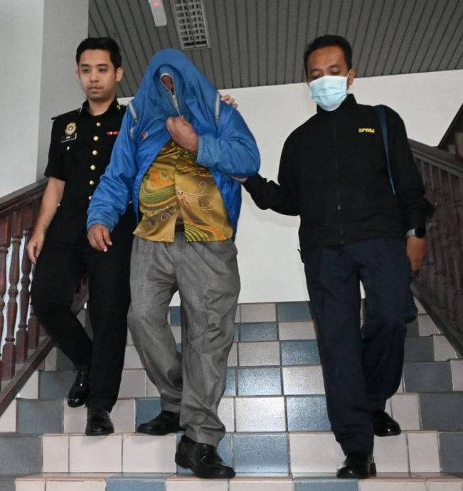 (古城版)律师楼经理涉贿赂一名男子报假案被控