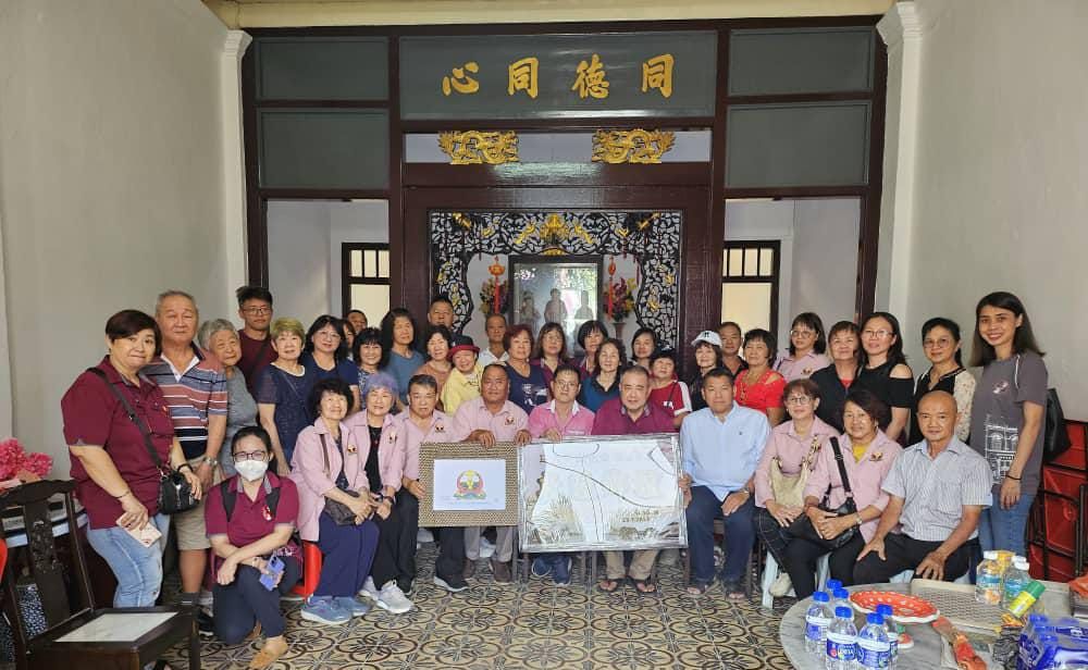 (古城第七版主文)参观百年老会馆 漫步甲河畔 甲彭德化会馆联系乡情