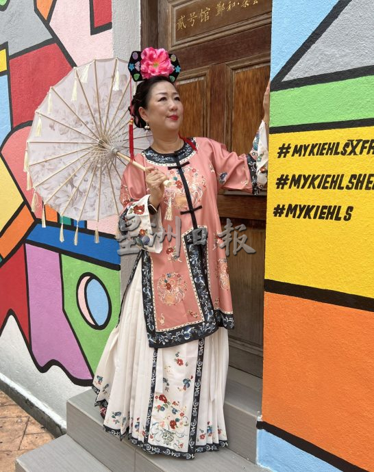 (古城第三版主文)古代女子穿越到丰兴巷·婉约动人婀娜多姿