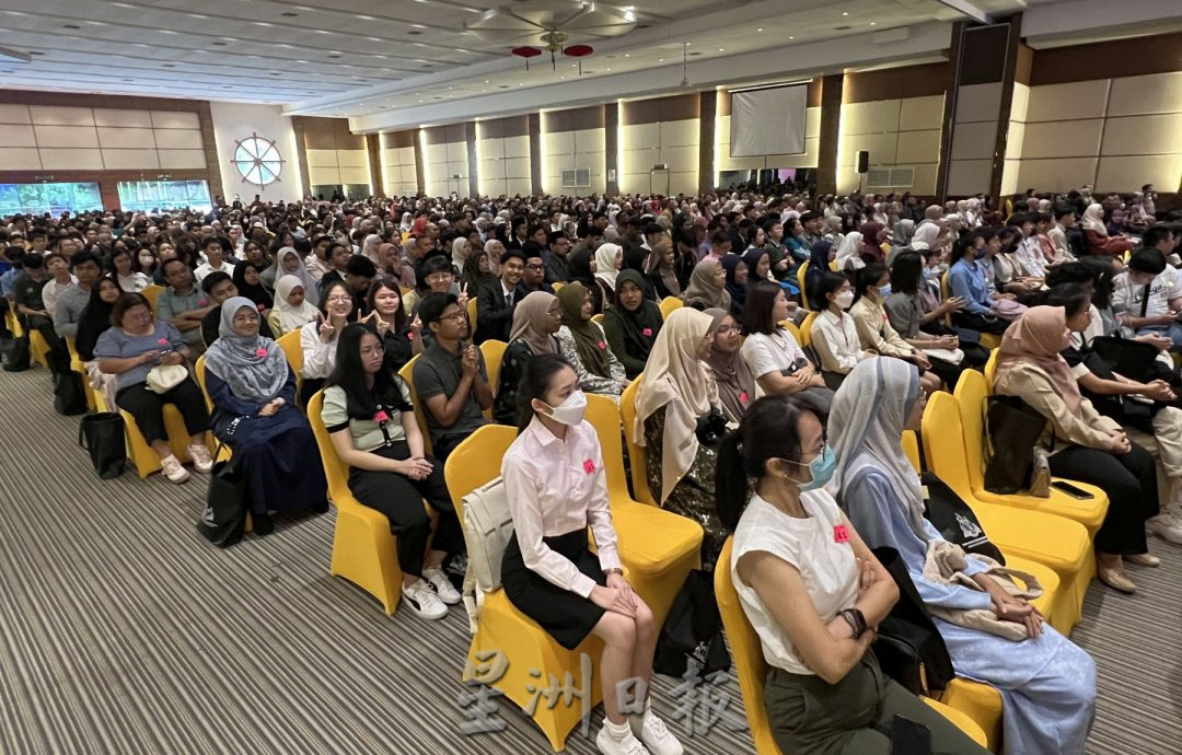 (古城第六版主文)首长:教育是转型的重要议程