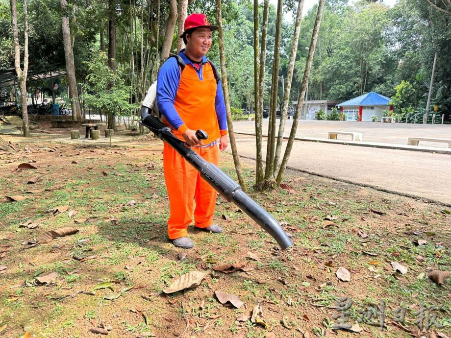 (古城第四版主文)聋哑人士当清洁工 养家活口为卫生环境贡献一份力