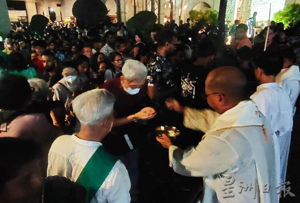 (大北马)圣安纳教堂主保日烛光游行