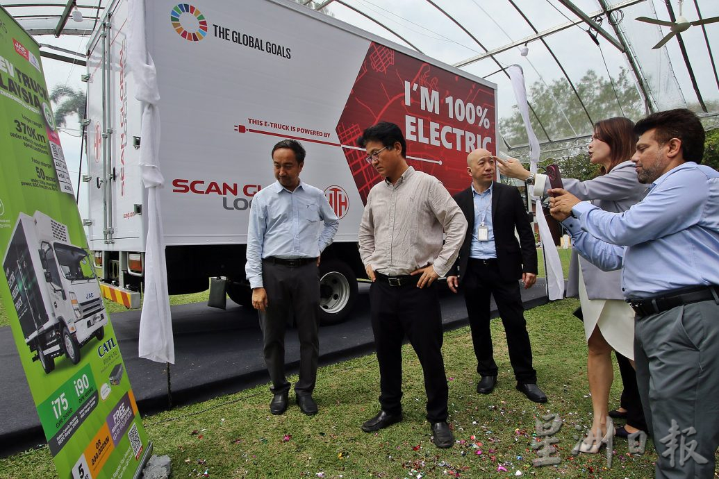 曹观友推介大马首款跨境电动卡车 充一次电可续航370公里