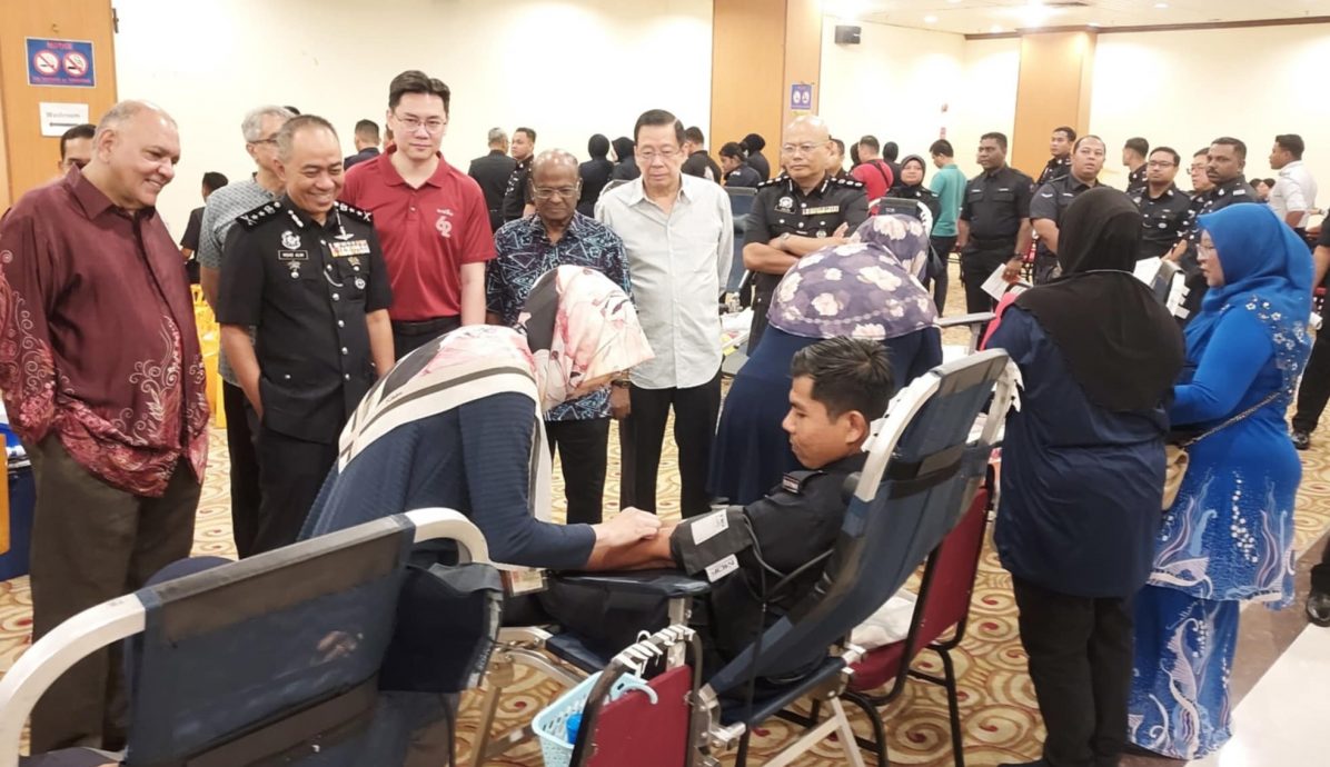 (大北马)槟拿督理事会与槟警队联办捐血活动,不到一小时140警员献血