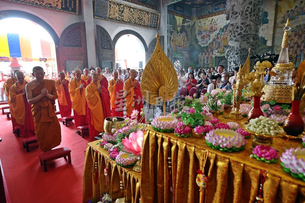 (大北马)泰佛陀手臂舍利供奉极乐寺,今开放一天供善信瞻仰顶礼