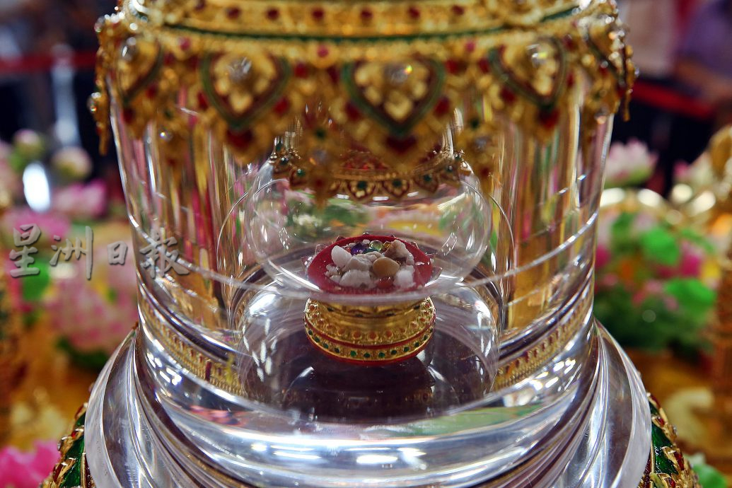 (大北马)泰佛陀手臂舍利供奉极乐寺,今开放一天供善信瞻仰顶礼